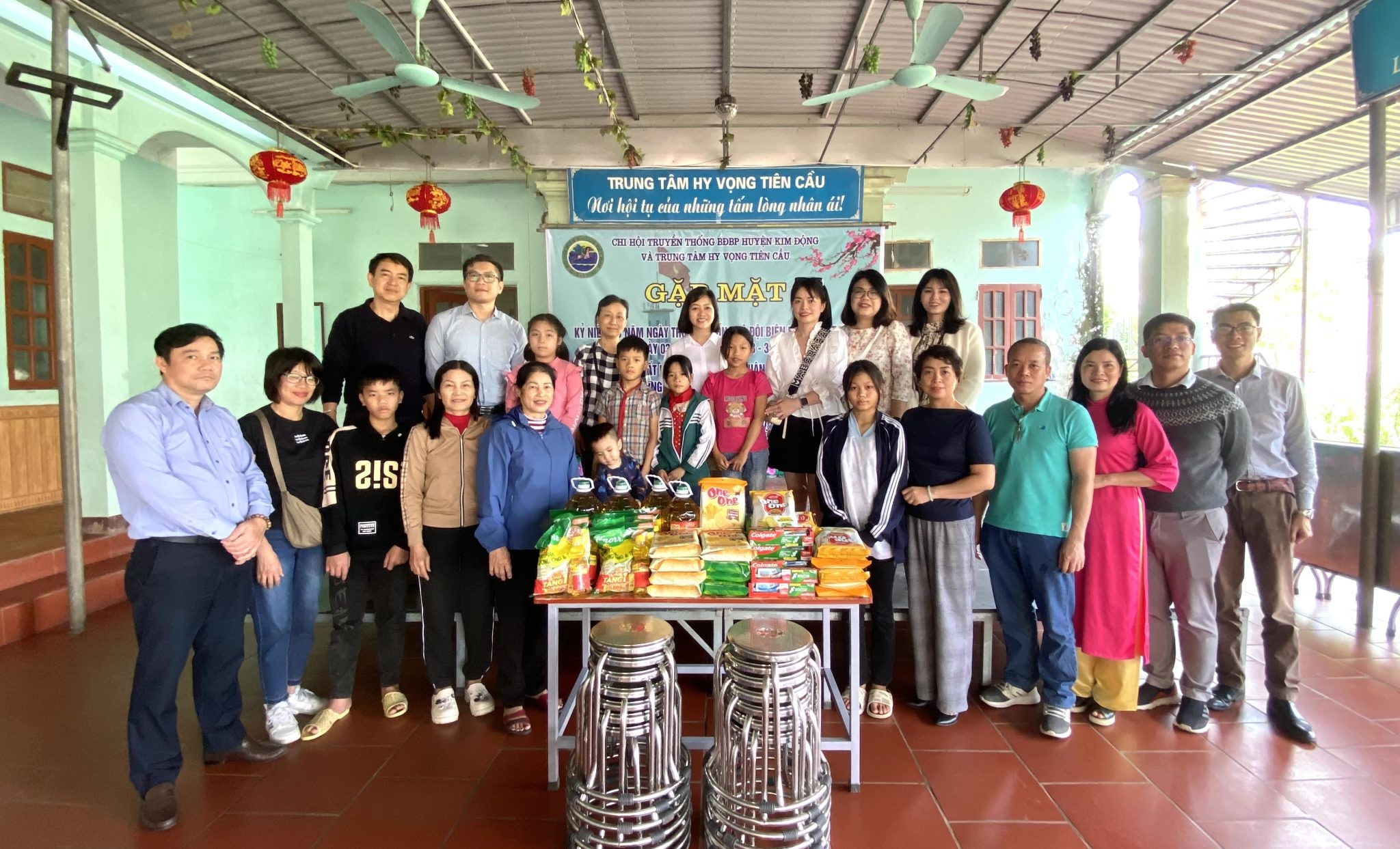 ban-kiem-ton-noi-bo-tang-qua-cho tre-em-1.jpg