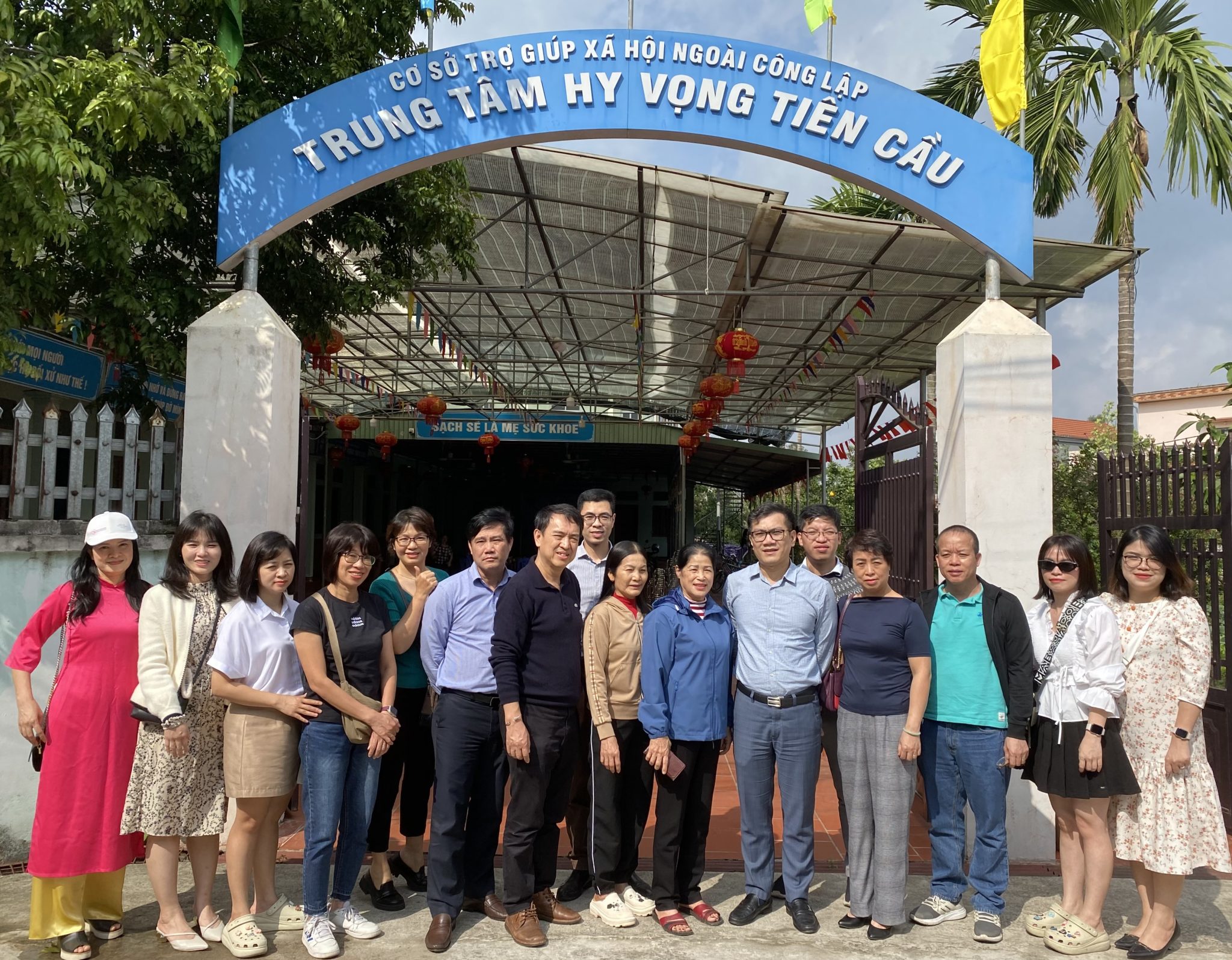 ban-kiem-ton-noi-bo-tang-qua-cho tre-em-3.jpg