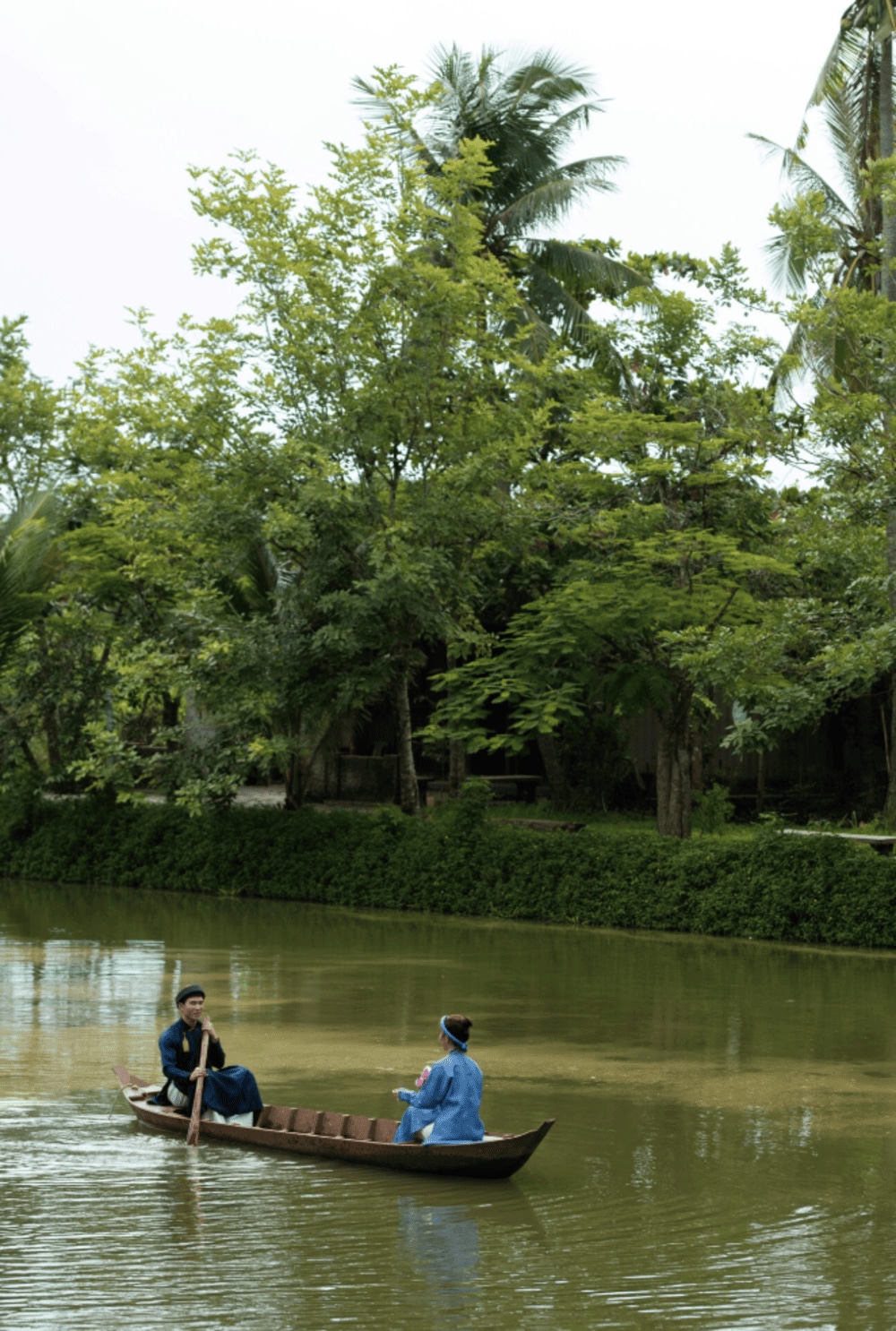 The Mekong Delta offers a one-of-a-kind experience of Vietnam’s rural charm https://www.freepik.com/free-photo/woman-wearing-traditional-ao-dai-clothing_29664757.htm#fromView=search&page=1&position=2&uuid=2e9c929d-8954-4edb-a000-fab69785733f&query=mekong+delta