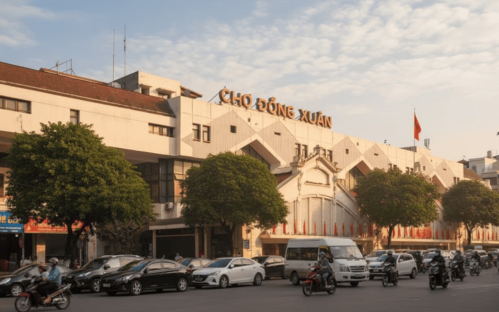 Dong Xuan Market today has been expanded and built in a more modern style than before