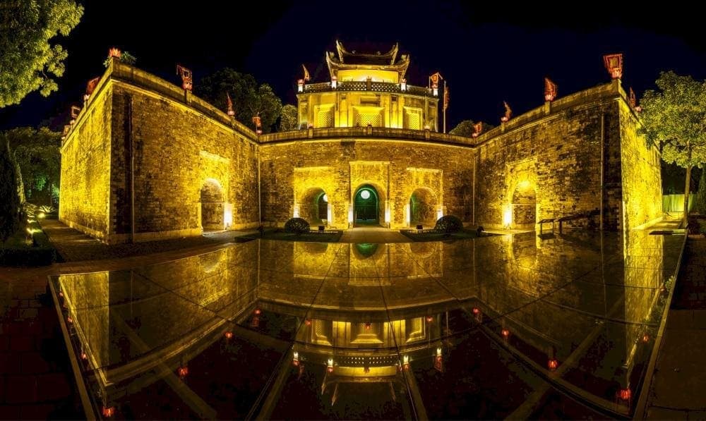 The Imperial Citadel of Thang Long by night appears to be mystical and magnificent