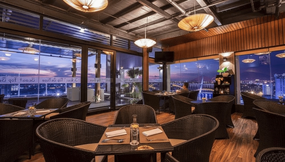 The cozy vibe of the Brilliant Top Bar with the view of Dragon Bridge and Han River