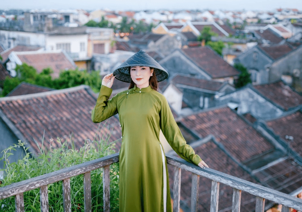 Visitors have the chance to create a bespoke Ao Dai in Hoi An (Source: Pexels)