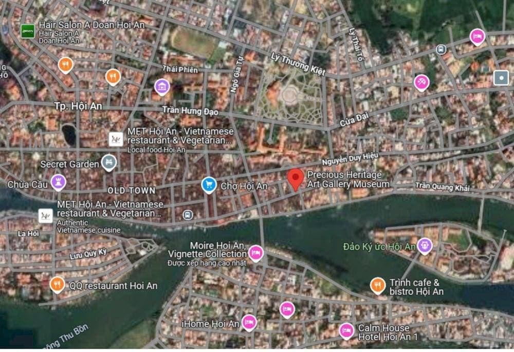 To head to the Precious Heritage Art Gallery Museum, visitors need to go straight along Nguyen Duy Hieu Street