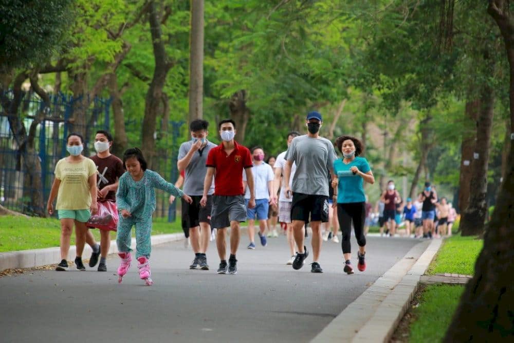 The regular morning exercises at Thong Nhat Park