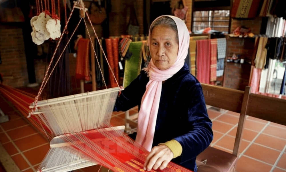 Immerse yourself in the traditional silk-making process at Van Phuc Silk Village