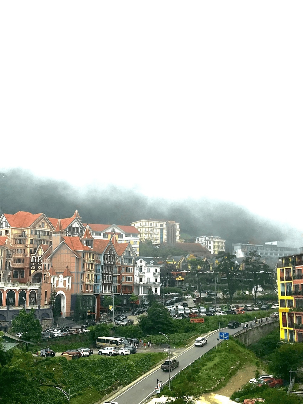 Chẳng cần đi đâu xa, bạn cũng có thể “săn” được mây tại Tam Đảo.