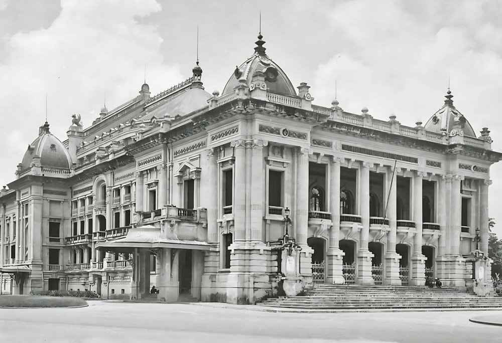 The Hanoi Opera House was a center for elite gatherings