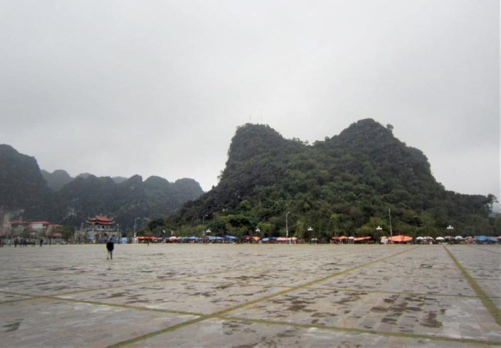 Ma Yen Mountain, standing approximately 200 meters tall