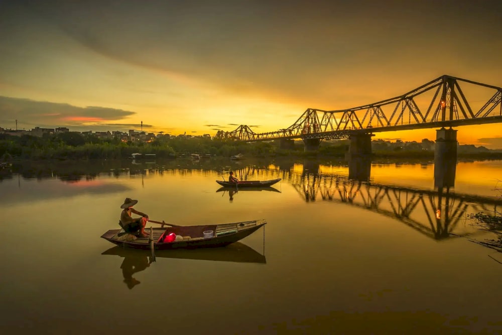 The impeccable view of Long Bien Bridge during sunrise