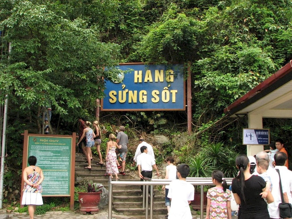 Visitors should be in good health to fully enjoy and conquer the challenges of exploring Sung Sot Cave