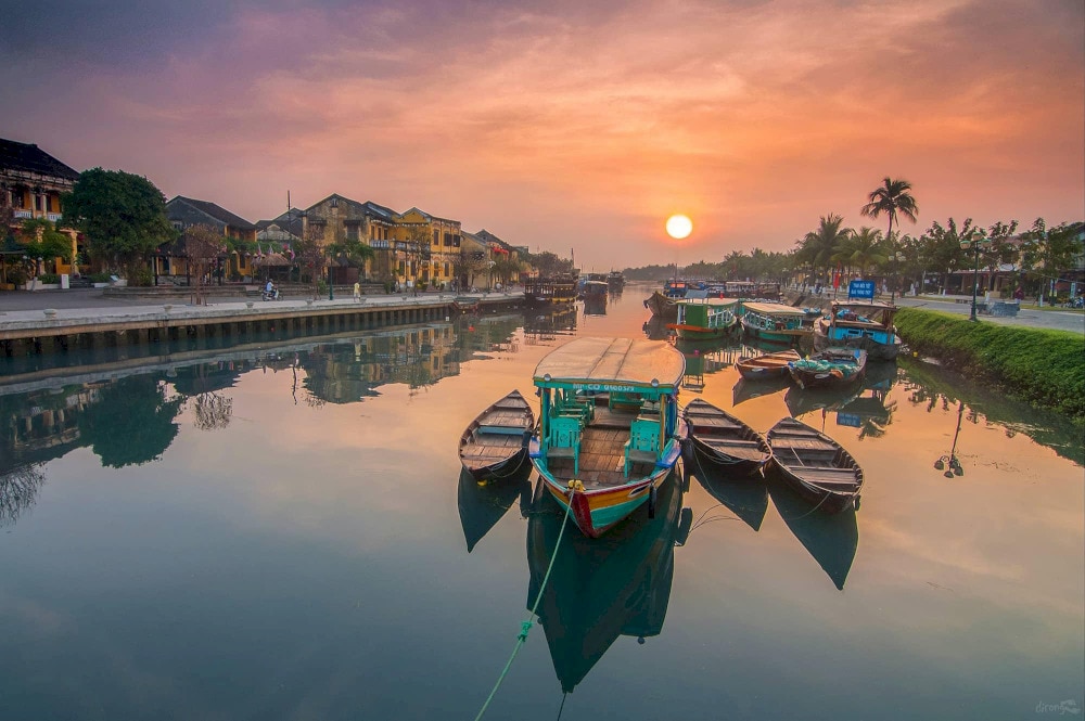 Sunrise over the Hoai River in Hoi An