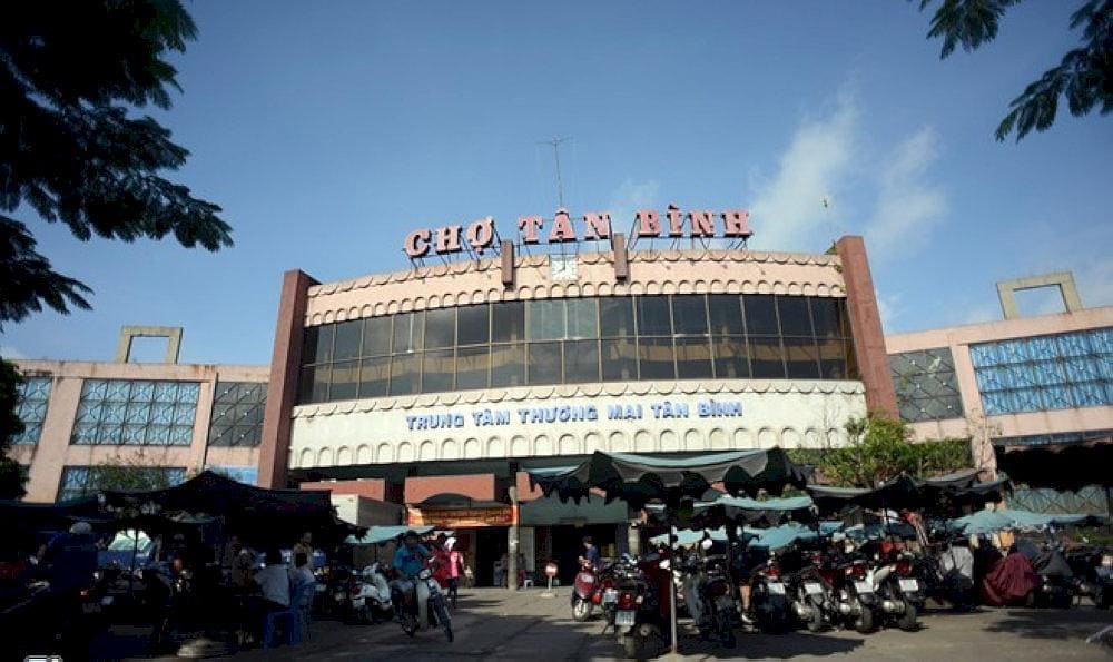 Tan Binh Market is located in Tan Binh District, just a short distance from the Tan Son Nhat International Airport