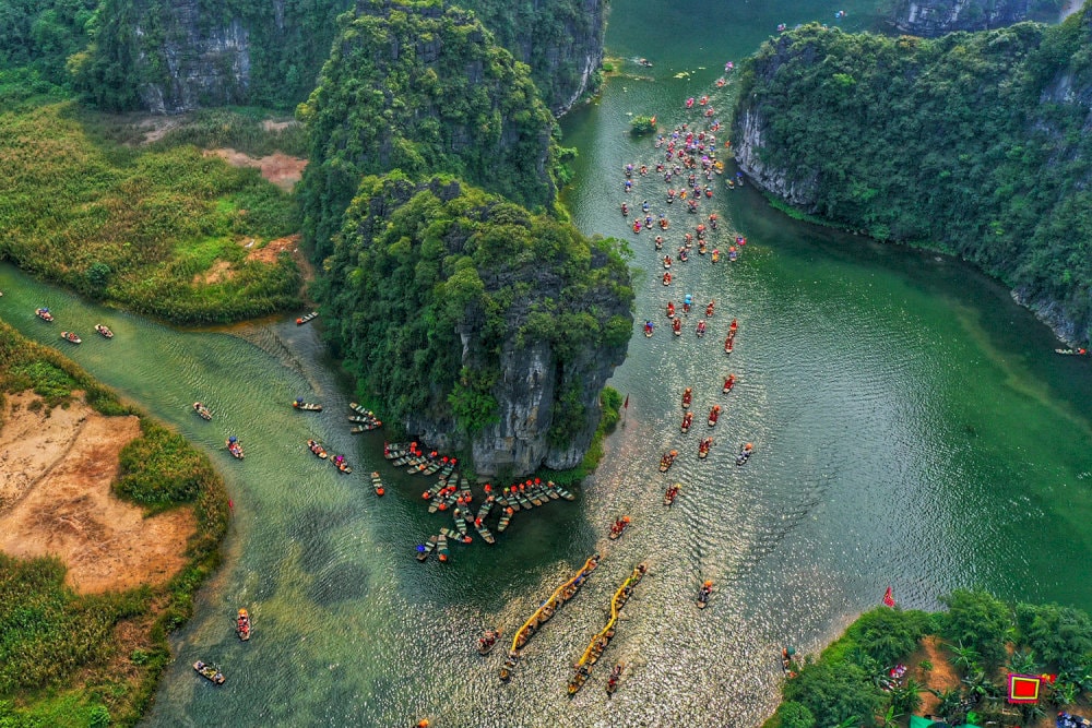 Trang An Ninh Binh is a peaceful land that always leaves a lasting impression on visitors after their journey 