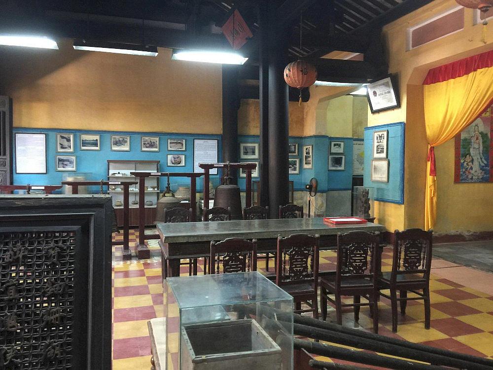 The museum invites visitors to admire the delicate artistry of the past, captured in wood, metal, and memory