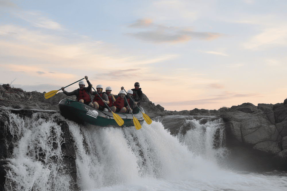 世界の忘れられない10以上のアドベンチャー観光の例